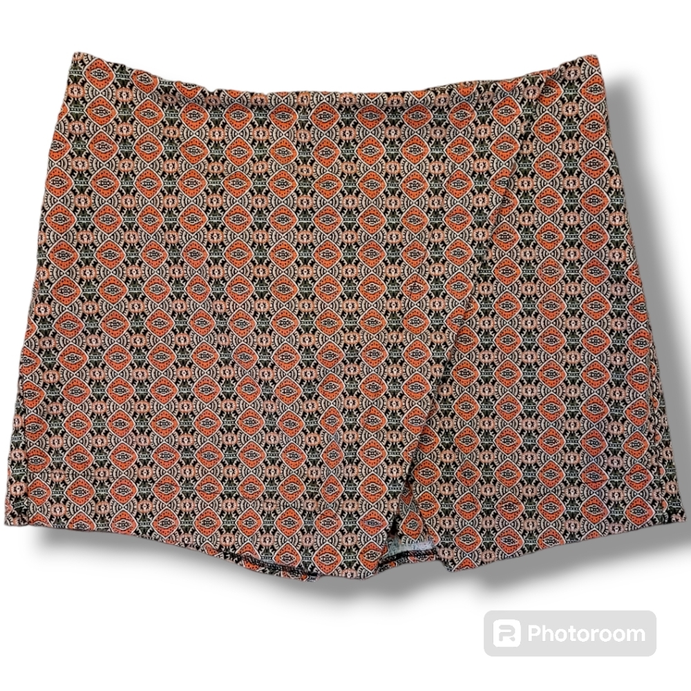 Hollister High-Waisted Paisley Salmon Wrap Skort/Skirt/Short - Size 3.